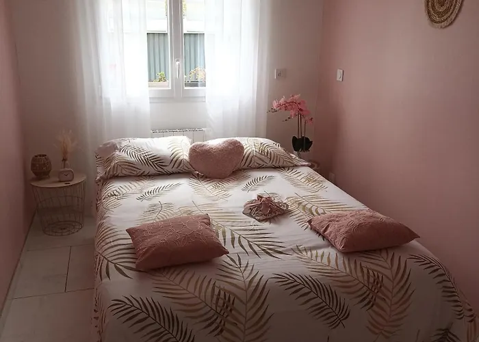 - Le Clos De R&r Hébergement de vacances *